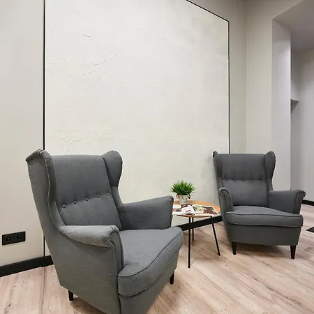 Bold - New Self Check-in In Center Hostal *