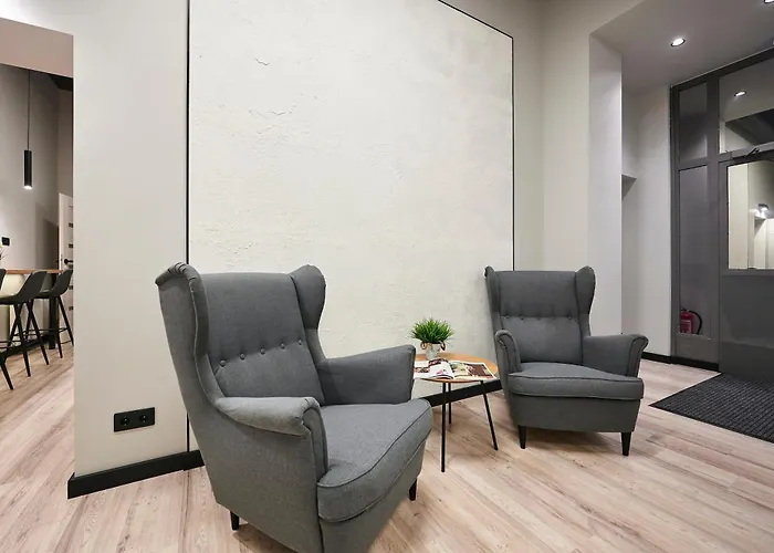 Bold - New Self Check-in In Center Hostel *