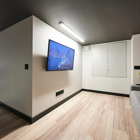 Bold - New Self Check-in In Center * タリン