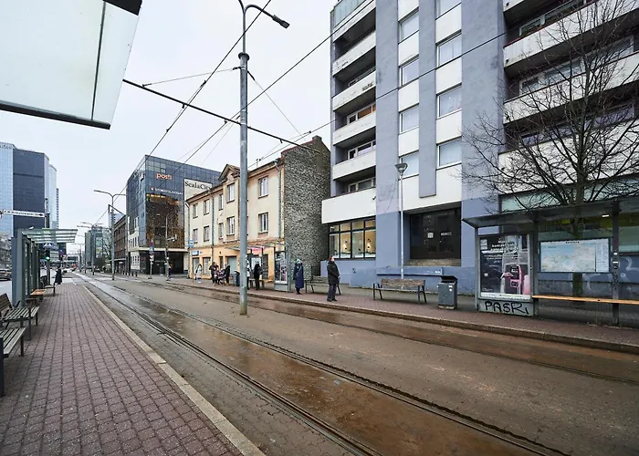 Bold - New Self Check-in In Center 旅馆 *